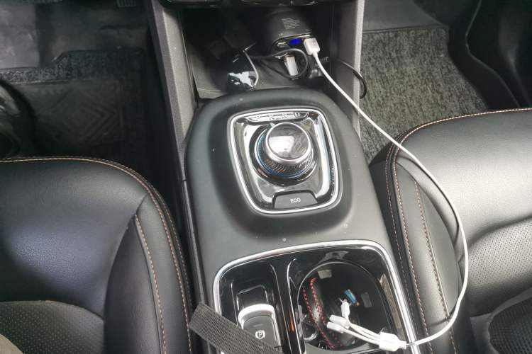 Used GAC Trumpchi GE3 2018 530 Internet Enjoyment Version Gear Lever