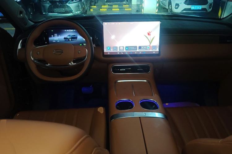Used GAC Trumpchi S9 2025 Model Qiankun Max 5-Seater Center Console
