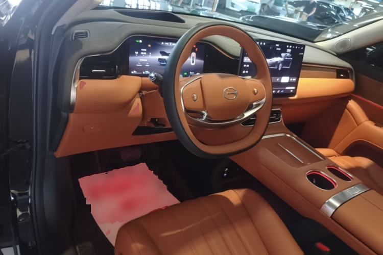 Used GAC Trumpchi S9 2025 Model Qiankun Ultra 6-Seater Center Console