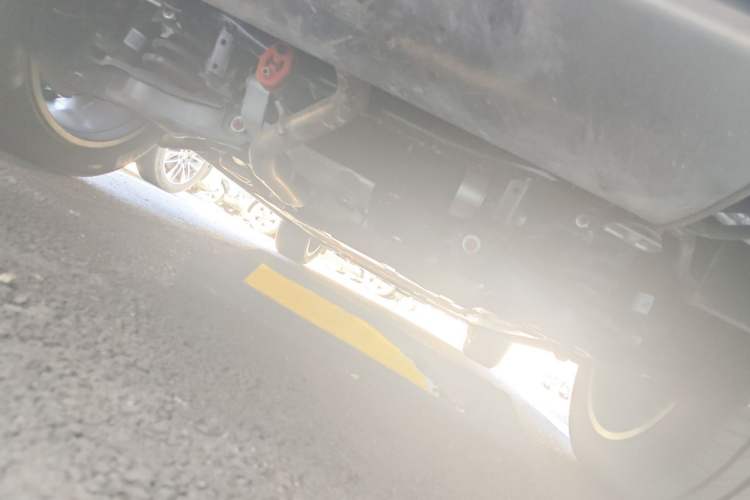 Used GAC Trumpchi S9 2025 Model Qiankun Ultra 6-Seater Chassis Rear
