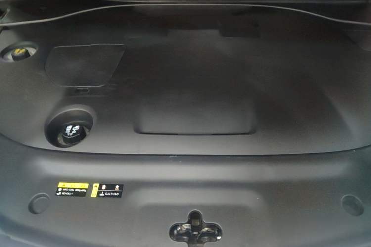Used GAC Trumpchi S9 2025 Model Qiankun Max 5-Seater Engine Bay