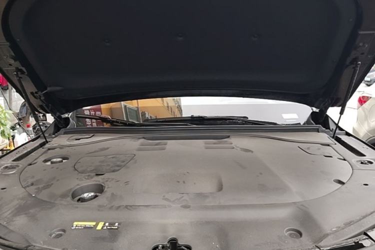 Used GAC Trumpchi S9 2025 Model Qiankun Ultra 6-Seater Engine Bay