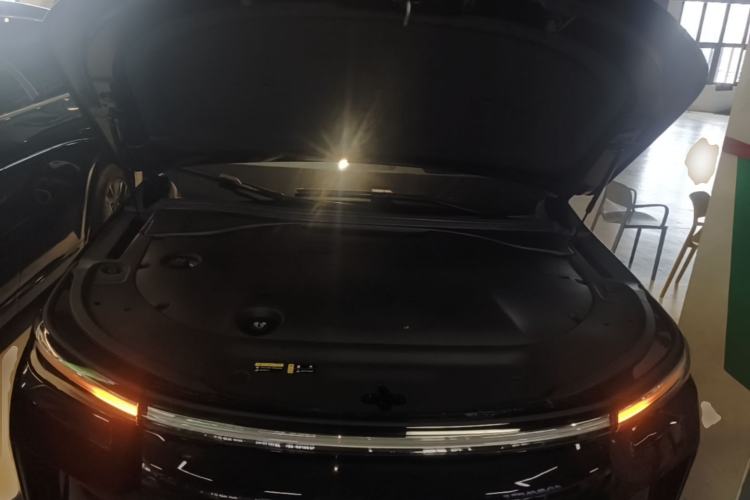 Used GAC Trumpchi S9 2025 Model Qiankun Ultra 6-Seater Engine Bay
