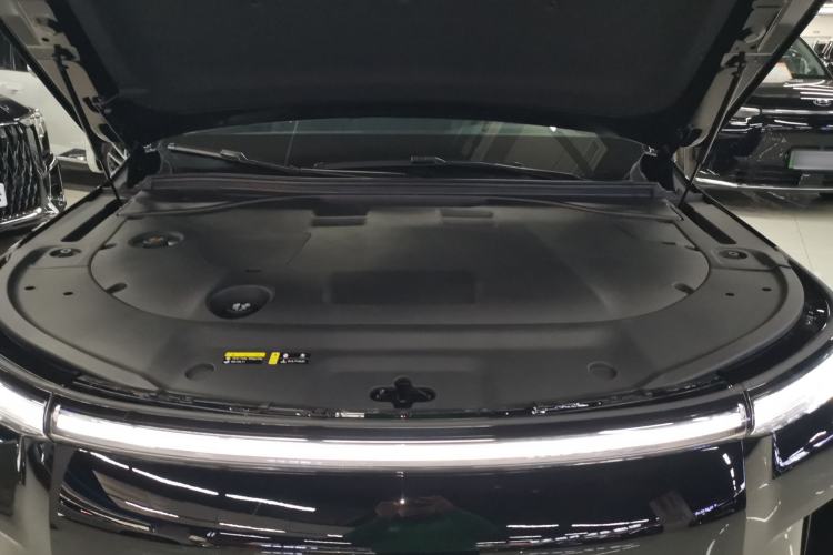 Used GAC Trumpchi S9 2025 Model Qiankun Max 5-Seater Engine Bay