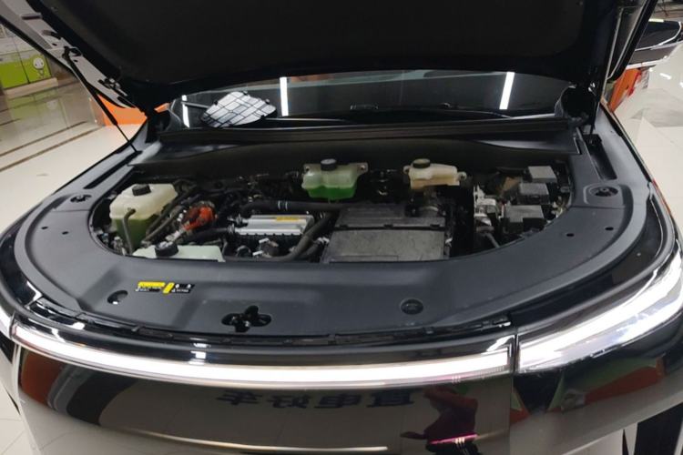 Used GAC Trumpchi S9 2025 Model Qiankun Ultra 6-Seater Engine Bay