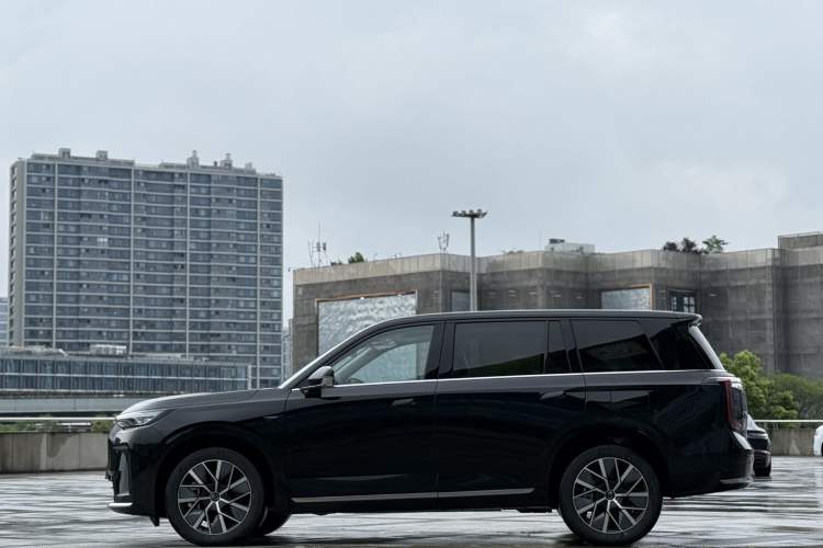Used GAC Trumpchi S9 2025 Model Qiankun Max 6-Seater Exterior 3