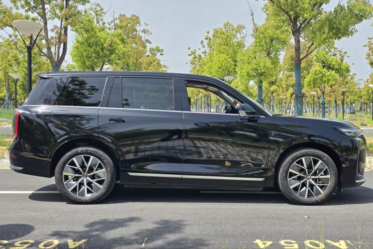 Used GAC Trumpchi S9 2025 Model Qiankun Ultra 6-Seater Exterior 7