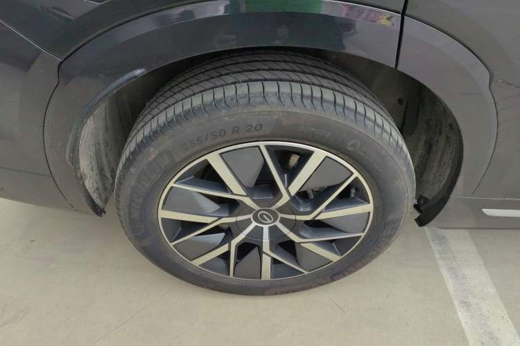 Used GAC Trumpchi S9 2025 Model Qiankun Ultra 6-Seater Exterior 8