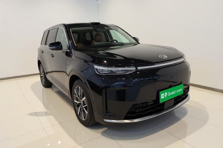 Used GAC Trumpchi S9 2025 Model Qiankun Ultra 6-Seater Front Right 45 Deg