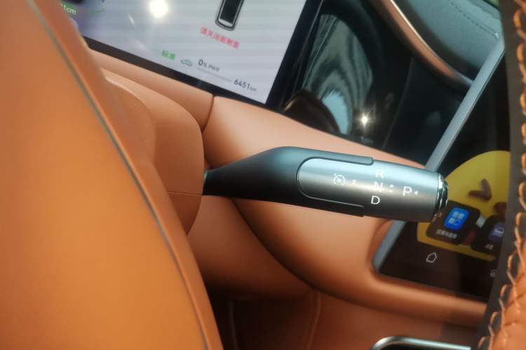 Used GAC Trumpchi S9 2025 Model Qiankun Max 5-Seater Gear Lever