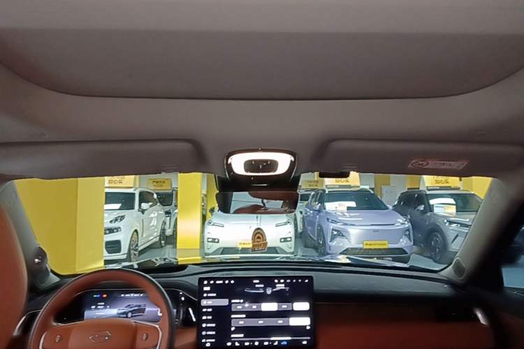 Used GAC Trumpchi S9 2025 Model Qiankun Ultra 6-Seater Headliner