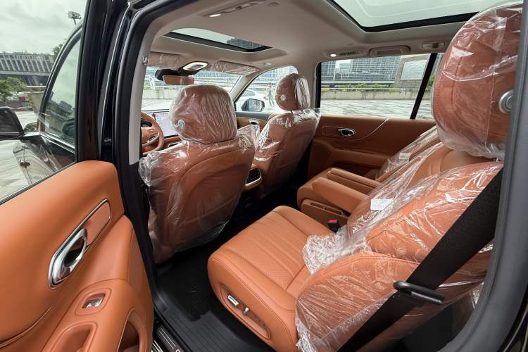Used GAC Trumpchi S9 2025 Model Qiankun Max 6-Seater Interior 1