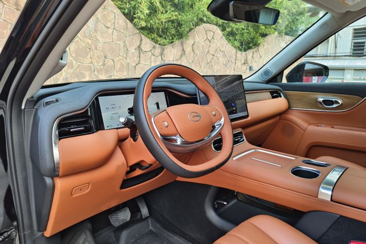 Used GAC Trumpchi S9 2025 Model Qiankun Ultra 6-Seater Interior 11