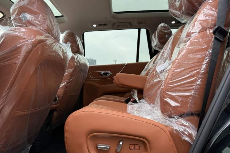 Used GAC Trumpchi S9 2025 Model Qiankun Max 6-Seater Interior 2