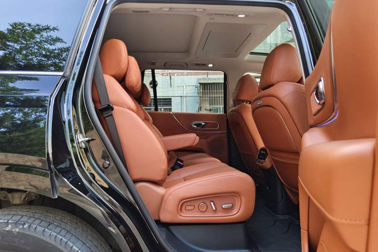 Used GAC Trumpchi S9 2025 Model Qiankun Ultra 6-Seater Interior 3