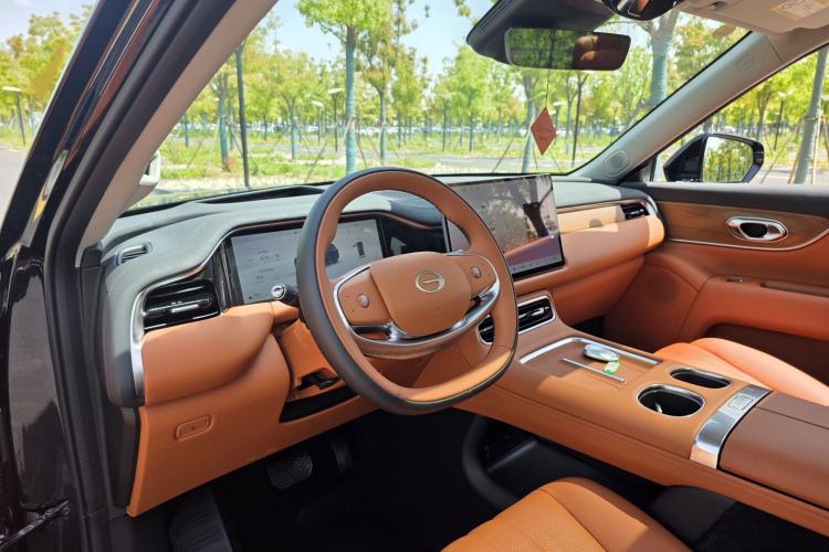 Used GAC Trumpchi S9 2025 Model Qiankun Ultra 6-Seater Interior 4