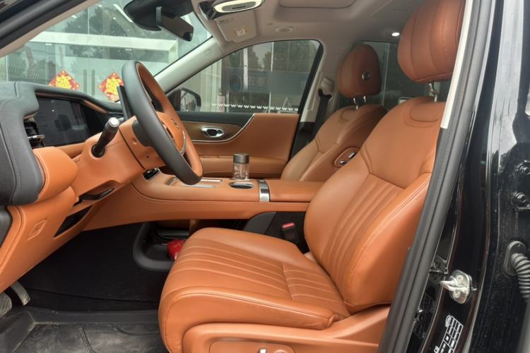 Used GAC Trumpchi S9 2025 Model Qiankun Ultra 6-Seater Interior 4