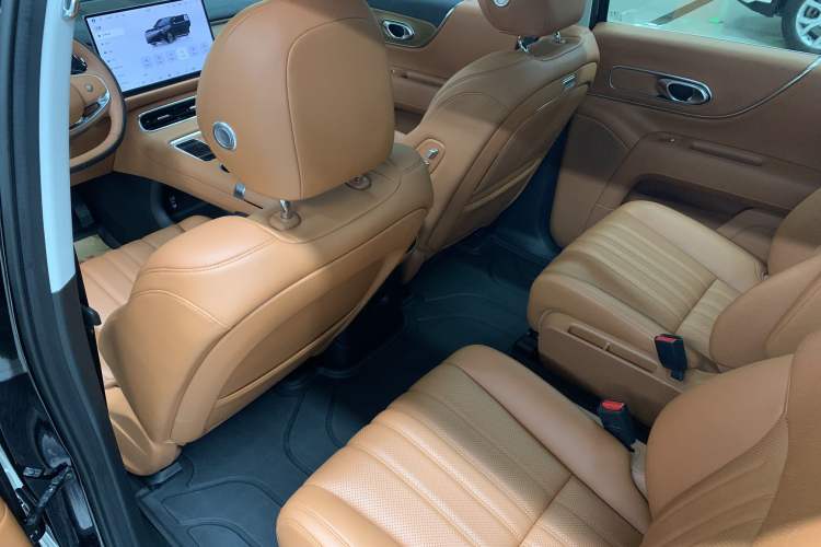Used GAC Trumpchi S9 2025 Model Qiankun Ultra 6-Seater Interior 6