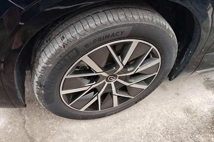 Used GAC Trumpchi S9 2025 Model Qiankun Ultra 6-Seater Left Front Wheel Hub