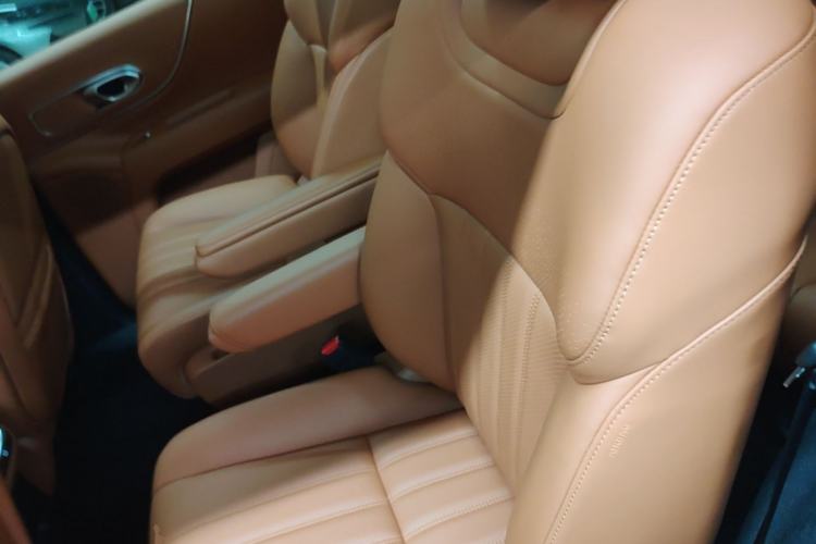 Used GAC Trumpchi S9 2025 Model Qiankun Ultra 6-Seater Left Rear Seat