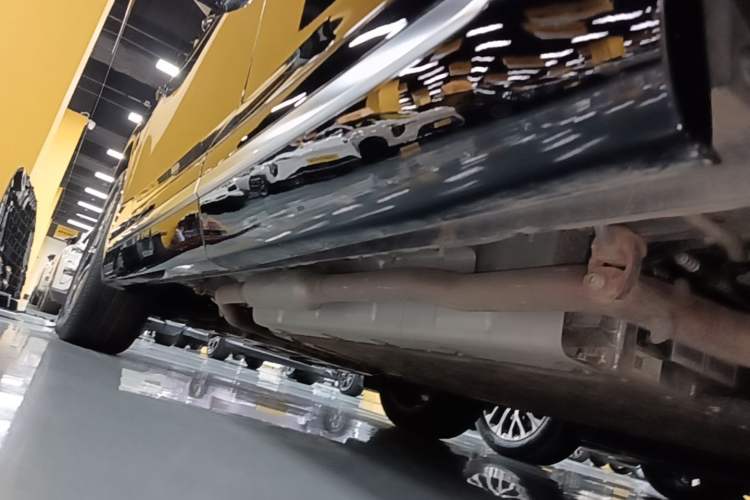 Used GAC Trumpchi S9 2025 Model Qiankun Ultra 6-Seater Left Side Sill