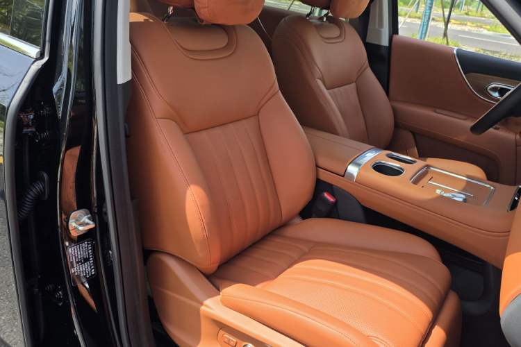 Used GAC Trumpchi S9 2025 Model Qiankun Ultra 6-Seater Right Front Seat