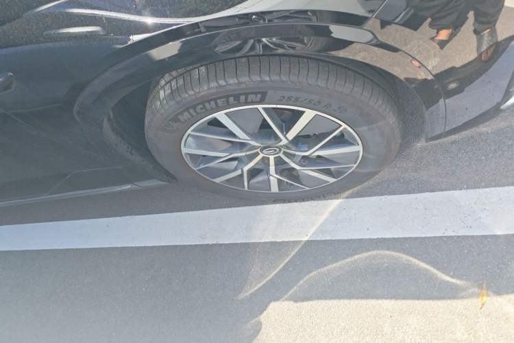 Used GAC Trumpchi S9 2025 Model Qiankun Ultra 6-Seater Right Front Wheel Hub