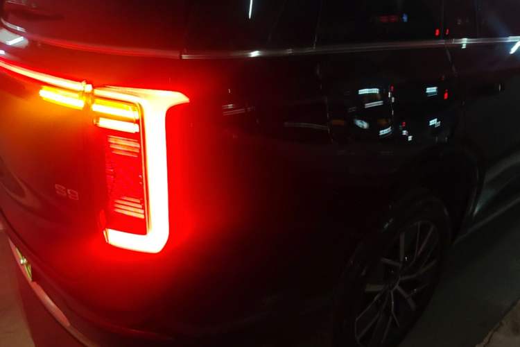 Used GAC Trumpchi S9 2025 Model Qiankun Max 5-Seater Right Rear Taillight