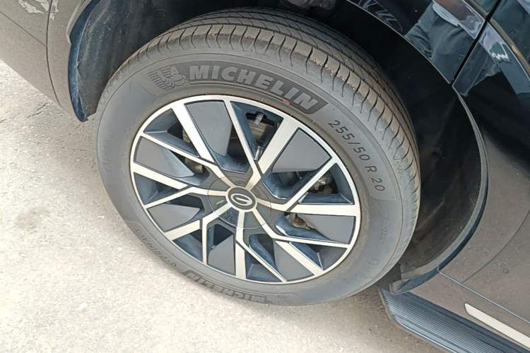Used GAC Trumpchi S9 2025 Model Qiankun Ultra 6-Seater Right Rear Wheel Hub