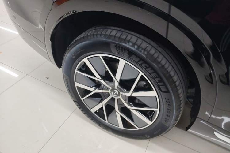 Used GAC Trumpchi S9 2025 Model Qiankun Ultra 6-Seater Right Rear Wheel Hub