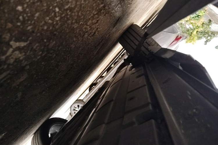 Used GAC Trumpchi S9 2025 Model Qiankun Ultra 6-Seater Right Side Sill
