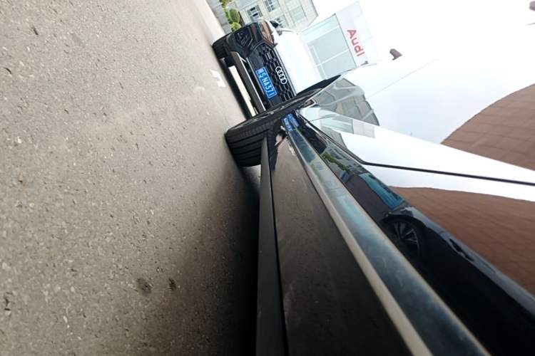 Used GAC Trumpchi S9 2025 Model Qiankun Ultra 6-Seater Right Side Sill