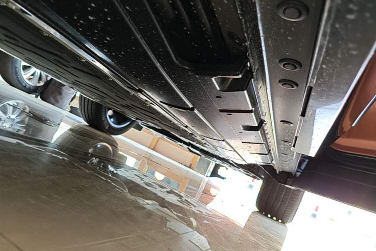 Used GAC Trumpchi S9 2025 Model Qiankun Ultra 5-Seater Right Side Sill