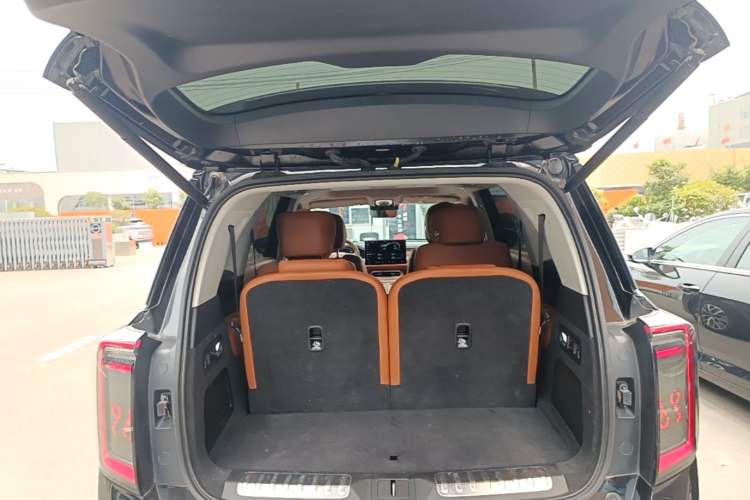 Used GAC Trumpchi S9 2025 Model Qiankun Ultra 6-Seater Trunk