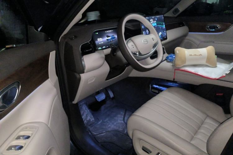 Used GAC Trumpchi S9 2025 Model Qiankun Ultra 5-Seater Driver Seat