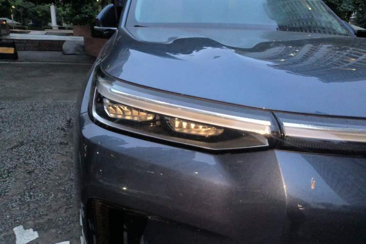 Used GAC Trumpchi S9 2025 Model Qiankun Ultra 5-Seater Right Front Headlight