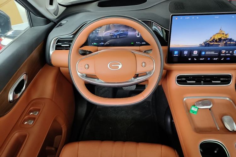 Used GAC Trumpchi S9 2025 Model Qiankun Ultra 6-Seater Steering Wheel