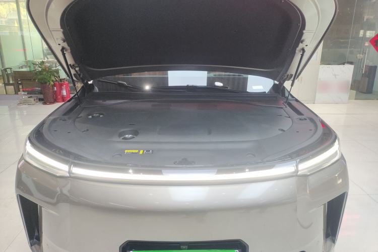 Used GAC Trumpchi S9 2025 Model Qiankun Ultra 6-Seater Engine Bay