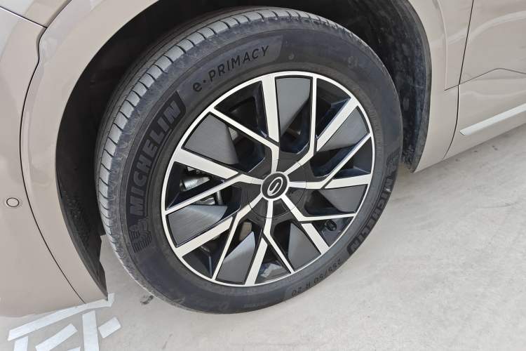 Used GAC Trumpchi S9 2025 Model Qiankun Ultra 6-Seater Exterior 4