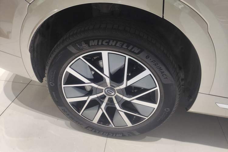 Used GAC Trumpchi S9 2025 Model Qiankun Ultra 6-Seater Exterior 5