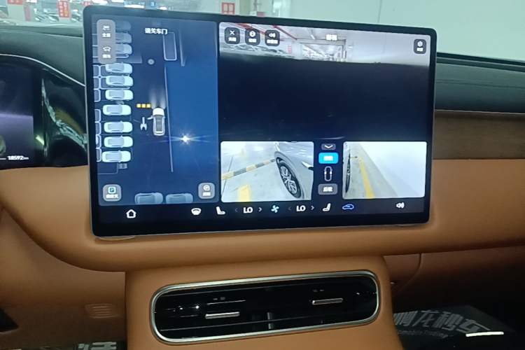 Used GAC Trumpchi S9 2025 Model Qiankun Ultra 6-Seater Audio And AC Panel