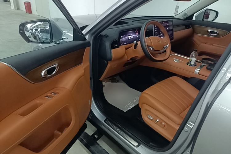Used GAC Trumpchi S9 2025 Model Qiankun Ultra 6-Seater Driver Seat