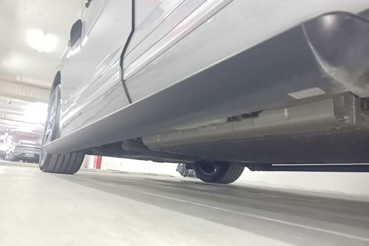 Used GAC Trumpchi S9 2025 Model Qiankun Ultra 6-Seater Left Side Sill
