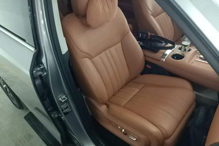 Used GAC Trumpchi S9 2025 Model Qiankun Ultra 6-Seater Right Front Seat