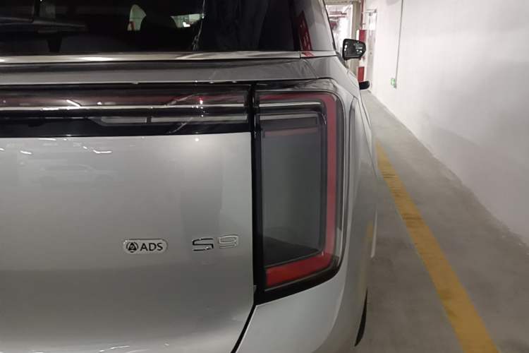 Used GAC Trumpchi S9 2025 Model Qiankun Ultra 6-Seater Right Rear Taillight