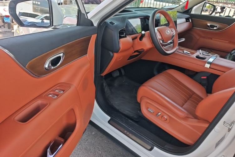 Used GAC Trumpchi S9 2025 Model Qiankun Ultra 6-Seater Driver Seat