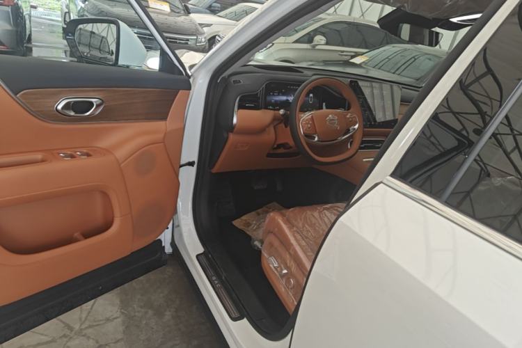Used GAC Trumpchi S9 2025 Model Qiankun Max 6-Seater Driver Seat