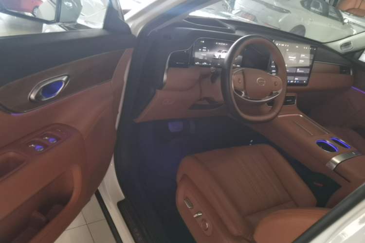 Used GAC Trumpchi S9 2025 Model Qiankun Ultra 6-Seater Driver Seat