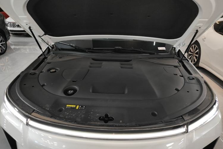 Used GAC Trumpchi S9 2025 Model Qiankun Ultra 6-Seater Engine Bay