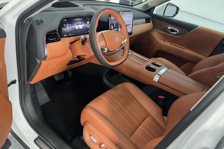 Used GAC Trumpchi S9 2025 Model Qiankun Ultra 6-Seater Interior 2